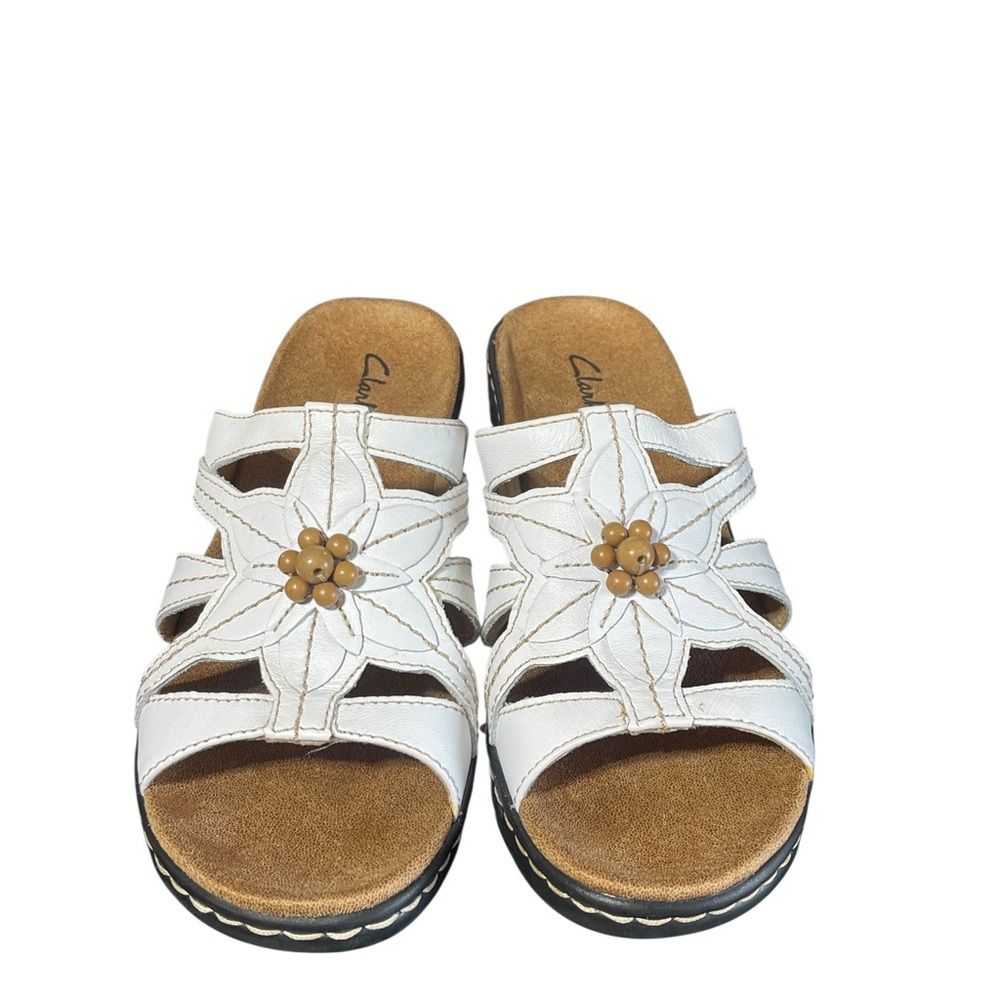 Clarks Lexi Myrtle Leather Slip On Flower Bead Detail White Wedge Sandals Size 8